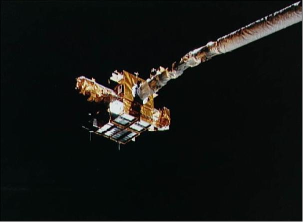 Figure 23: RMS recapture of the SPARTAN-201 free-flyer payload on the ATLAS-2 mission (STS-56), image credit: NASA