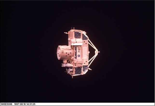 Figure 21: The CRISTA-SPAS-2 free-flyer as photographed by the STS-85 crew (image credit: NASA)