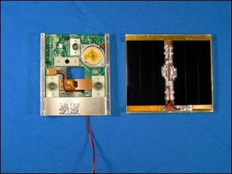 Figure 10: Tether deployment mechanism with inner plate (left) and a separation plate (right), image credit: TITech)