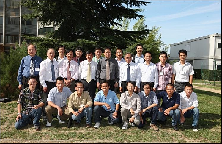 Figure 1: Photo of the VAST delegation and STI trainees of the VNREDSat-1 project at Astrium, Toulouse, 2011(image credit: STI-VAST, Ref. 33)