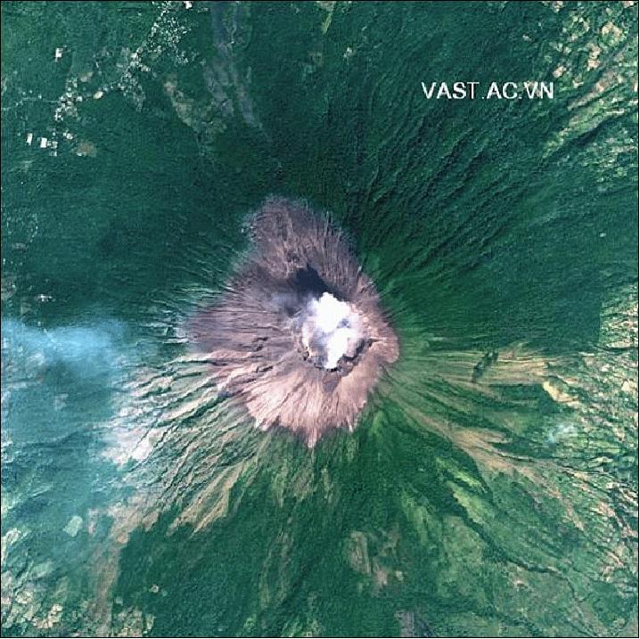 Figure 9: Image of the Chaparrastique Volcano erupting near San Miguel City, in the East of El Salvador, acquired with VNREDSat-1 on Jan. 1, 2014 (image credit: VAST)