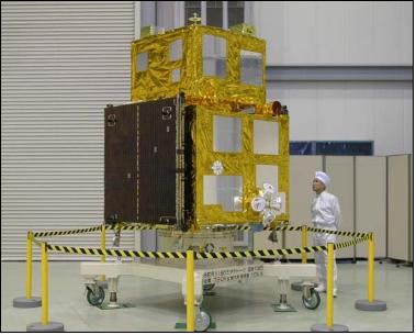 Figure 2: Photo of the SERVIS-1 spacecraft [bus module and payload module (top)], image credit: USEF