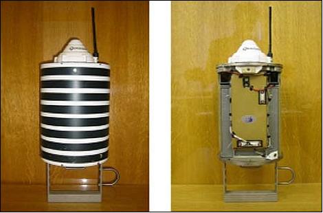 Figure 1: The TNS-0 nanosat (left) and bare structure (right), image credit: RSIDE
