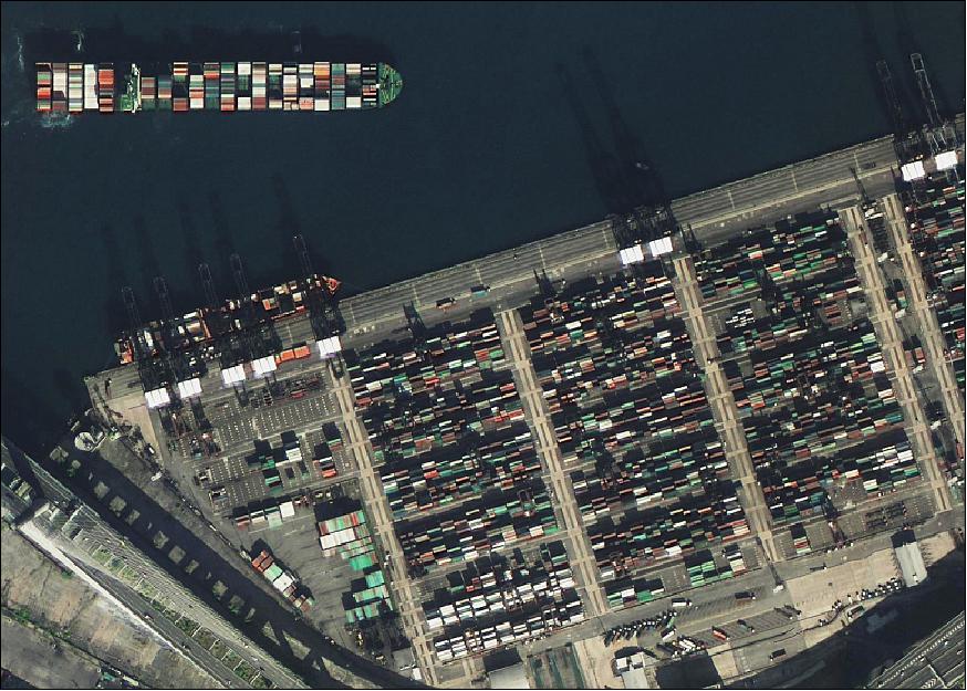 Figure 4: The Kwai Tsing Container Terminals in Hong Kong as observed by one of the SuperView 1 satellites (image credit: Beijing Space View)