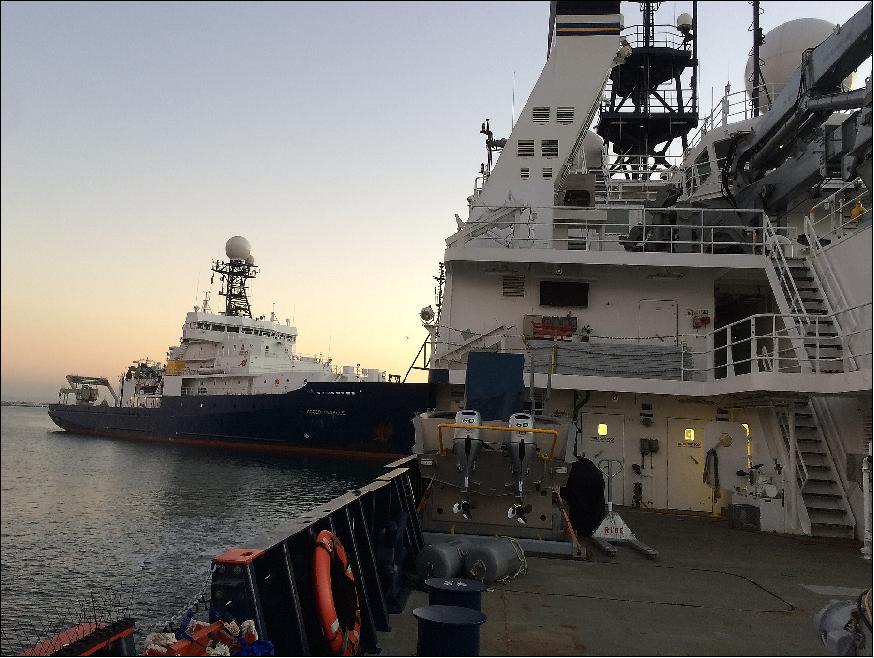 Figure 4: The R/V Revelle (left) and the R/V Sally Ride will leave Seattle for a month-long expedition in the northeast Pacific, where a multidisciplinary team of scientists will study the life and death cycles of phytoplankton and plankton for the benefit of future ocean satellite missions (image credit: UC Santa Barbara/Norm Nelson)
