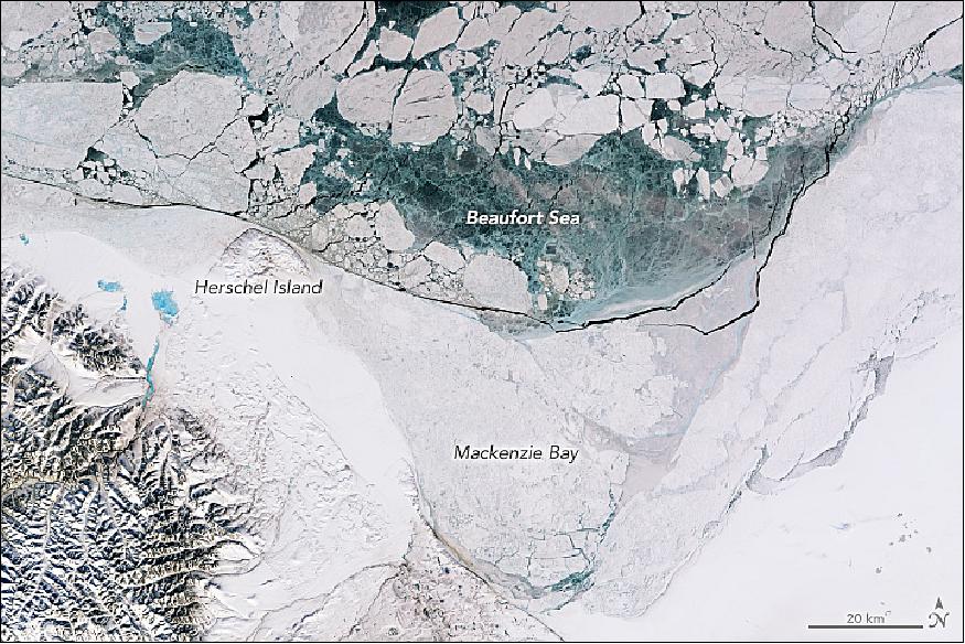 Figure 44: OLI natural color image of the Beaufort Sea, north of Canada, acquired on 15-17 April 2018 (image credit: NASA Earth Observatory images by Joshua Stevens, using Landsat data from the U.S. Geological Survey, story by Kathryn Hansen)