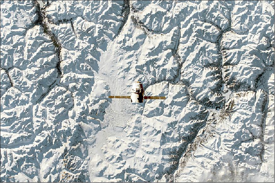 Figure 3: This image, observed on 8 December, shows the spacecraft passing over the remote and pristine Ukok Plateau, located in the Altai Mountains of southwestern Siberia, Russia. Four countries come together in this region: Russia, Kazakhstan, China, and Mongolia. The plateau, which is a UNESCO World Heritage Site, is home to the endangered snow leopard (image credit: ISS photograph by Alexander Gerst, ESA/NASA, story by Kasha Patel)
