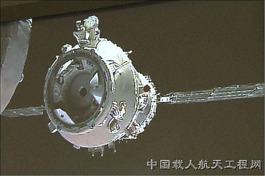 Figure 2: Photo of the Shenzhou-8 spaceship acquired during its rendezvous with Tiangong-1 on Sept. 29, 2011 (image credit: CMSA, CAST)