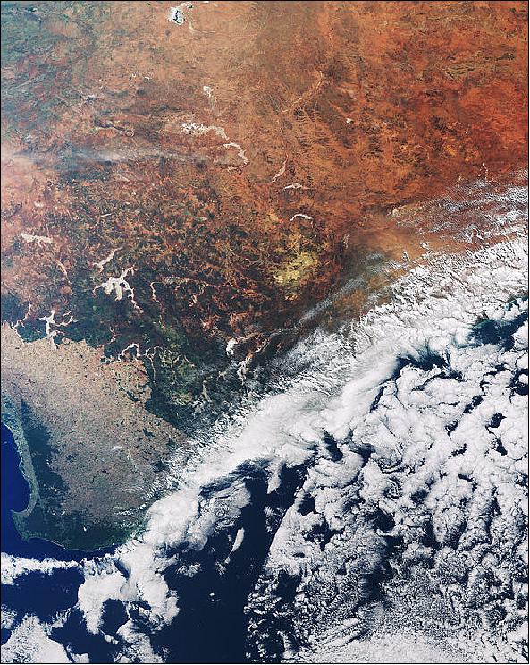 Figure 34: Sentinel-3A image of western Australia, acquired on 9 April 2017 with OLCI (image credit: ESA, the image contains modified Copernicus Sentinel data (2017), processed by ESA, CC BY-SA 3.0 IGO)