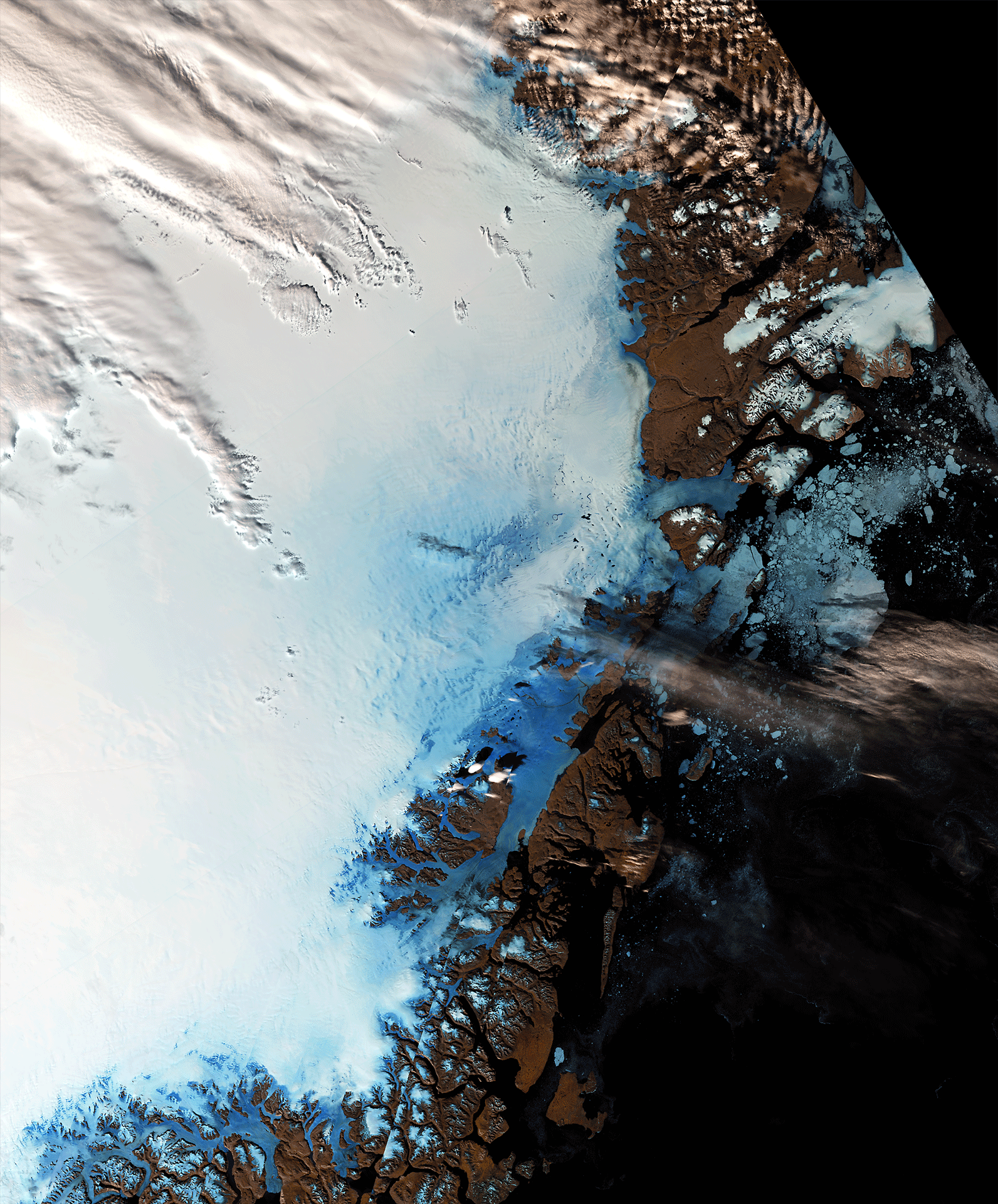 Figure 46: These two images, taken on 13 June 2016 and 22 August by Sentinel-3A's OLCI (Ocean and Land Color Instrument), show differences in ice cover in northeast Greenland. Differences in sea ice off the coast are clear to see. (image credit: ESA, the image contains modified Copernicus Sentinel data (2016), processed by ESA). 47)