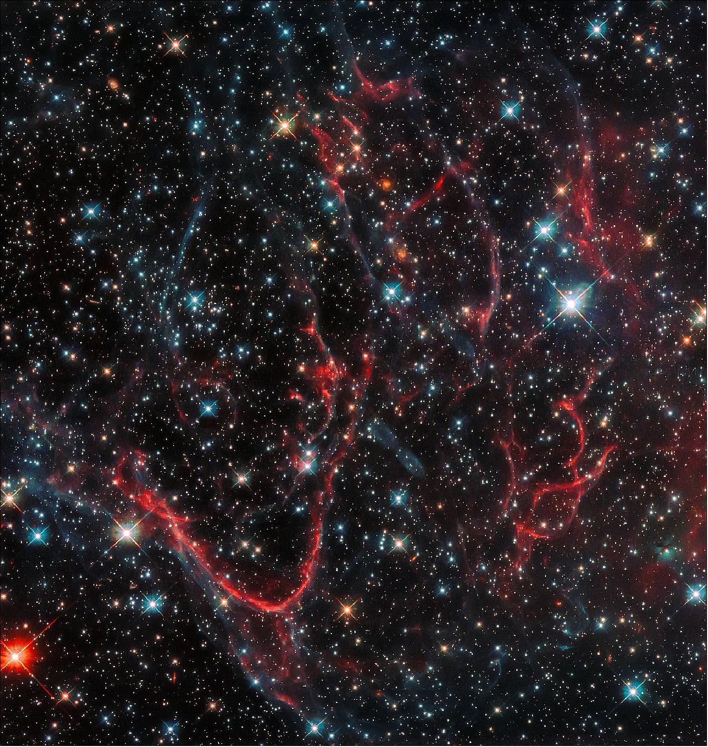 Figure 6: Tangled — cosmic edition (image credit: ESA/Hubble, NASA)