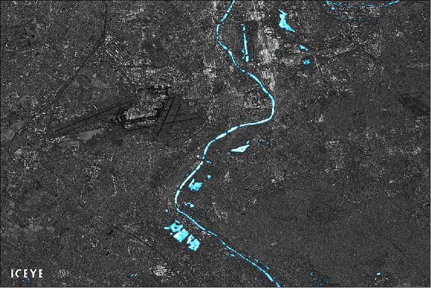 Figure 4: In this preliminary flood analysis exercise image, ICEYE has combined and processed ESA's Sentinel-1 satellite data with ICEYE-X1 satellite data to visualize potential change detection capabilities. The image features the Seine river and Orly, the Paris airport at the start of the year 2018 (image credit: ICEYE)