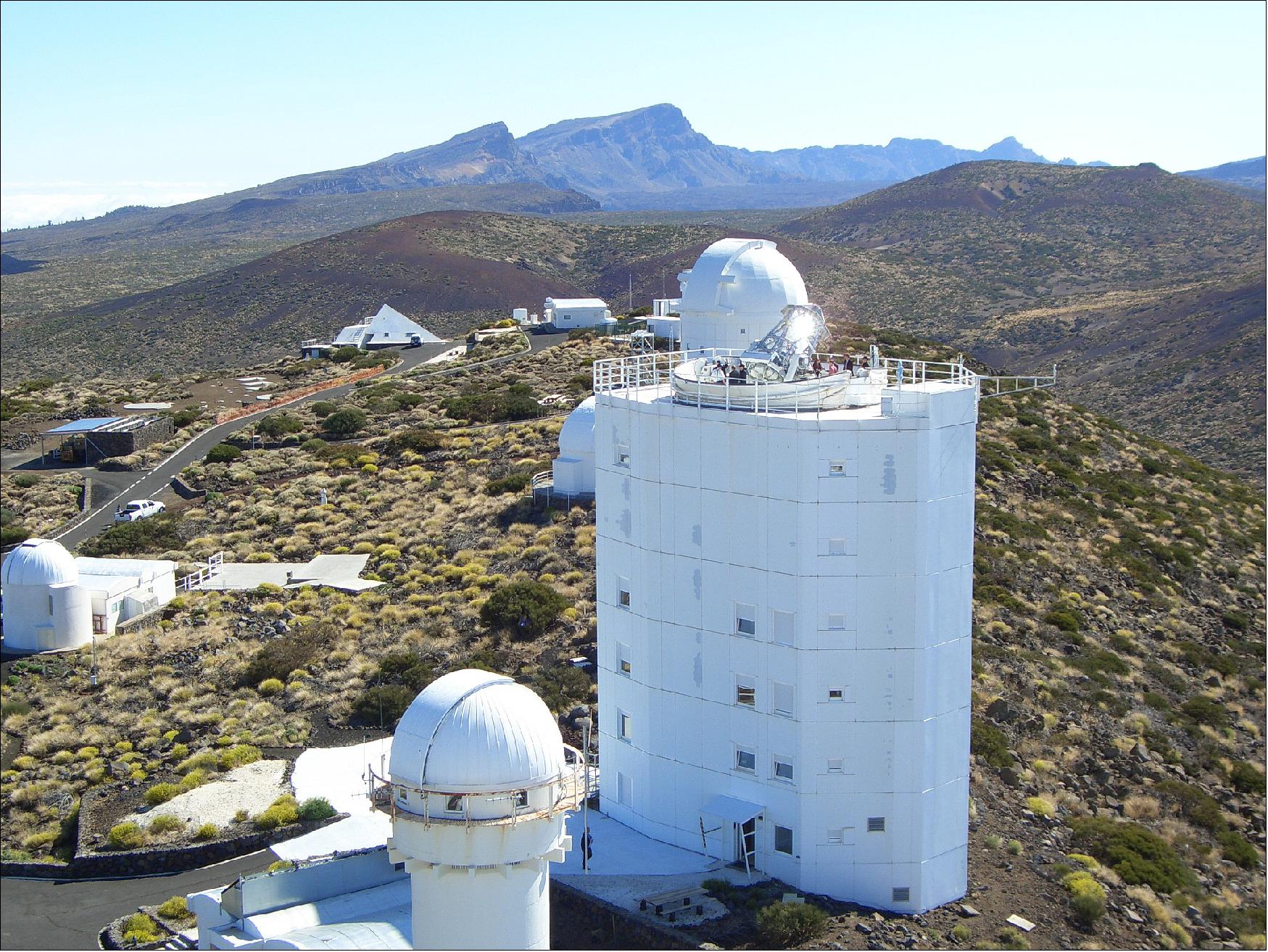 Figure 3: Photo of the Teide Observatory with GREGOR on top of the building on inauguration day (image credit: IAP)