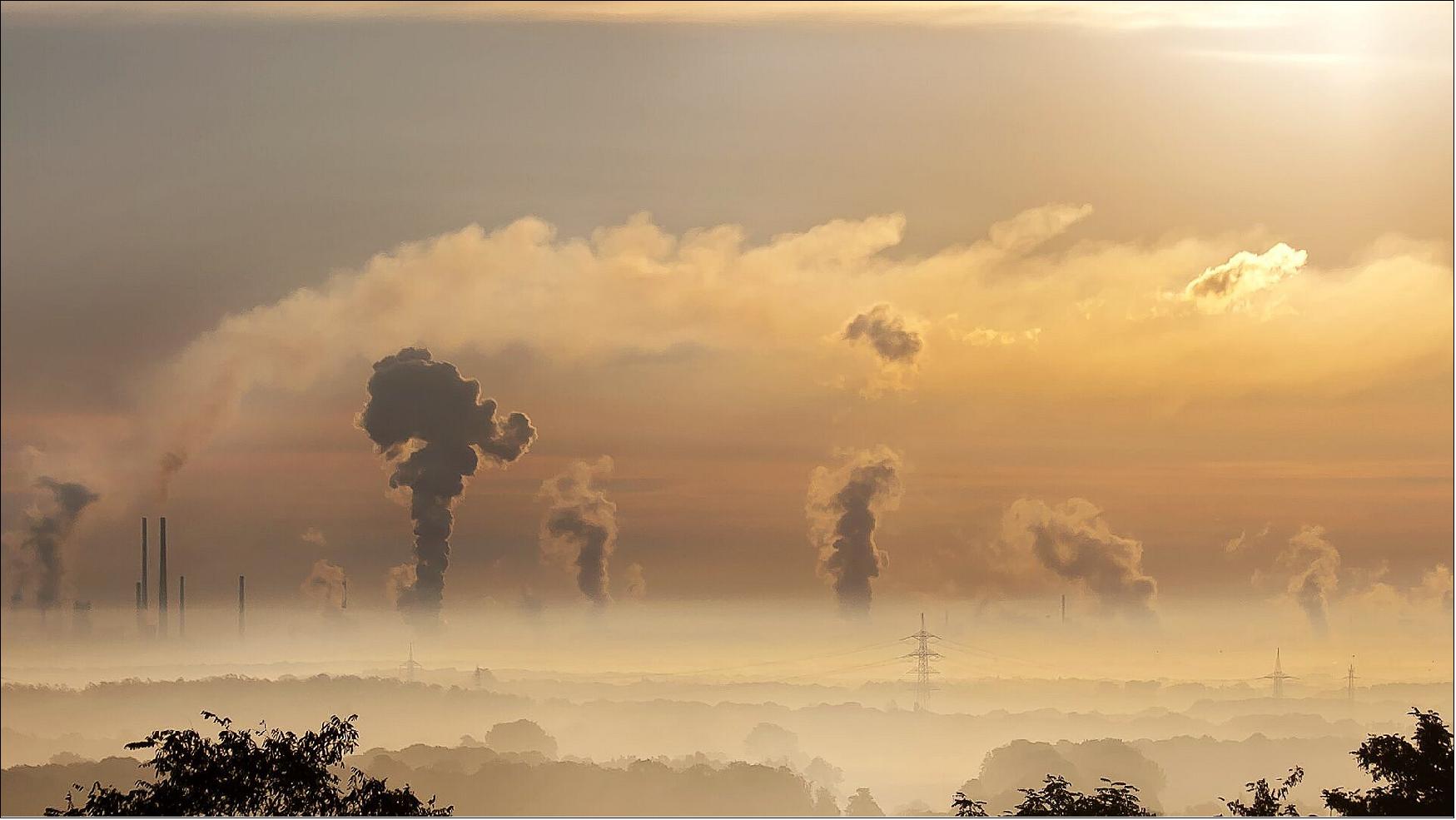 Figure 3: Industrial emissions of carbon dioxide fuel our warming climate (image credit: Pixabay/Foto-RaBe) 3)