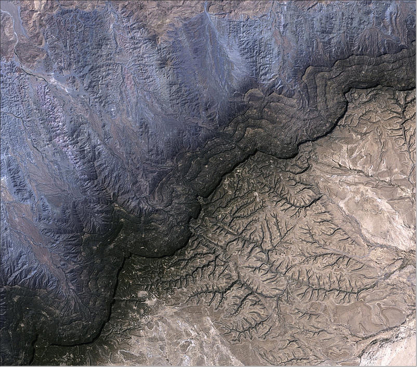 Figure 16: JAXA's ALOS satellite acquired this image of northern Somalia’s Cal Madow mountain range on January 2, 2011 (image credit: JAXA, ESA)