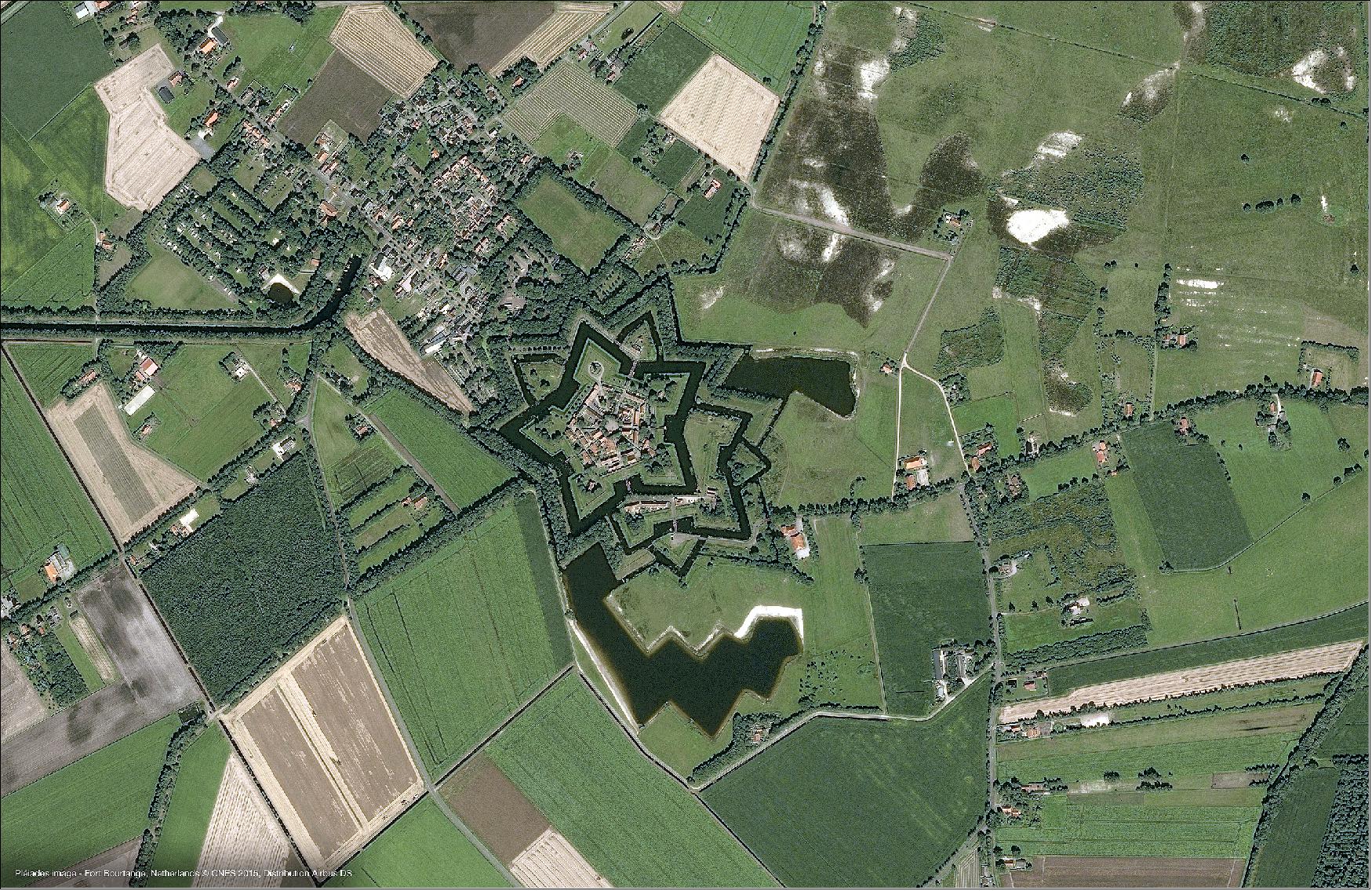 Figure 15: Pleiades image of Fort Bourtange, The Netherlands, acquired in 2015 (image credit: CNES, distribution: Airbus DS)
