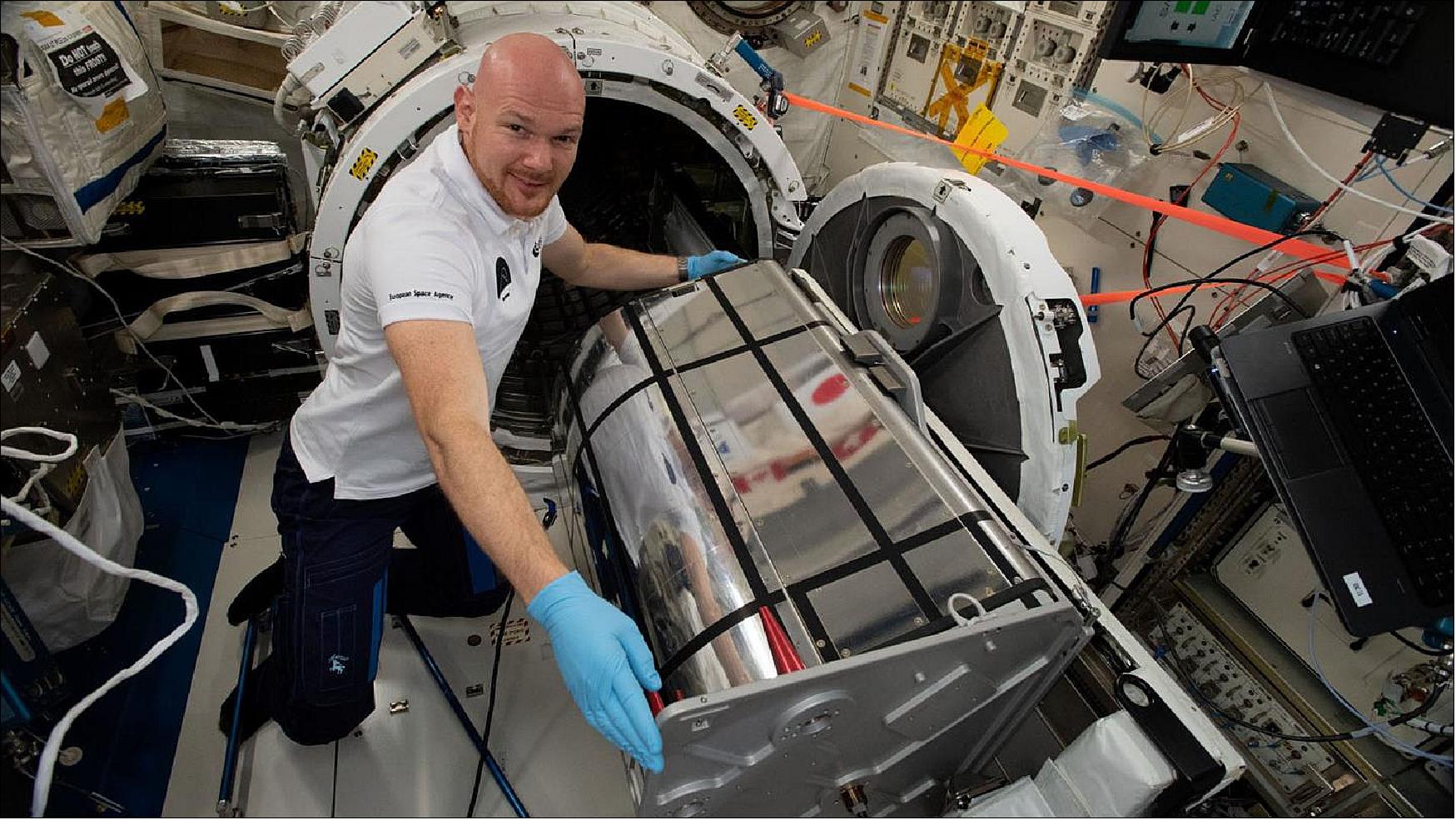 Figure 24: Preparations for the installation of DESIS by ESA astronaut Alexander Gerst (image credit: DLR, NASA)