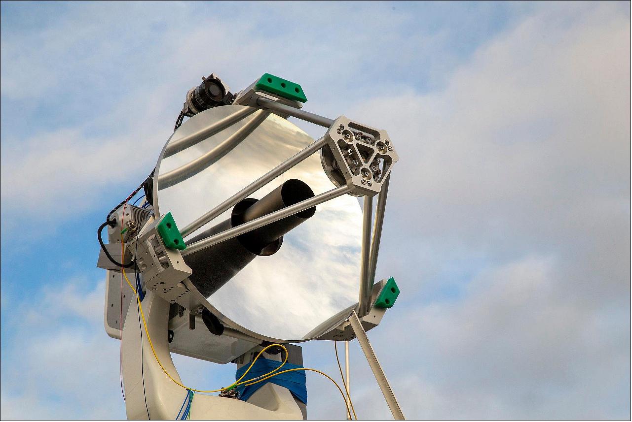 Figure 9: Antenna system (40 cm diameter primary mirror) detail of the optical ground station (image credit: DLR)
