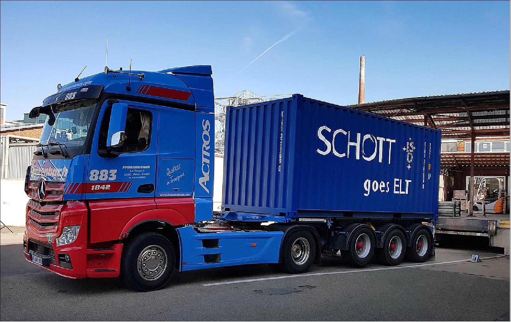 The shipping container with the first 18 ELT primary mirror blanks was sent from SCHOTT in Mainz, Germany, on 23 July and arrived at Safran Reosc the following day (image credit: ESO/SCHOTT/Safran Reosc)