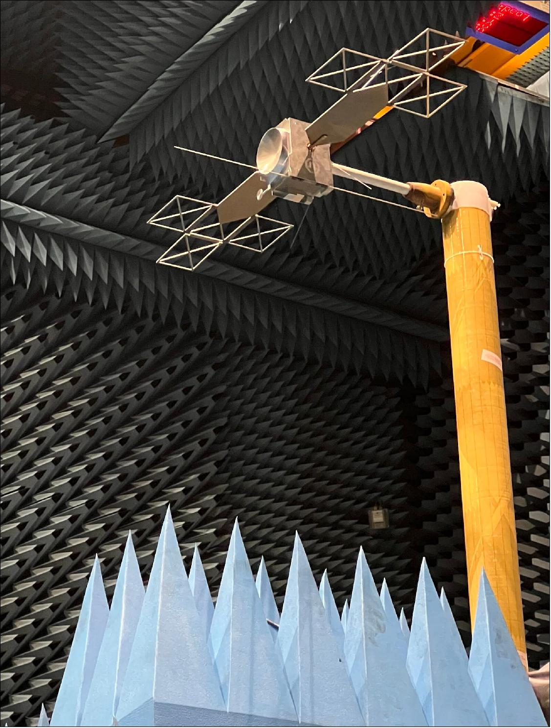 Testing radar to peer into Jupiter's moons (image credit: ESA, P. de Maagt)