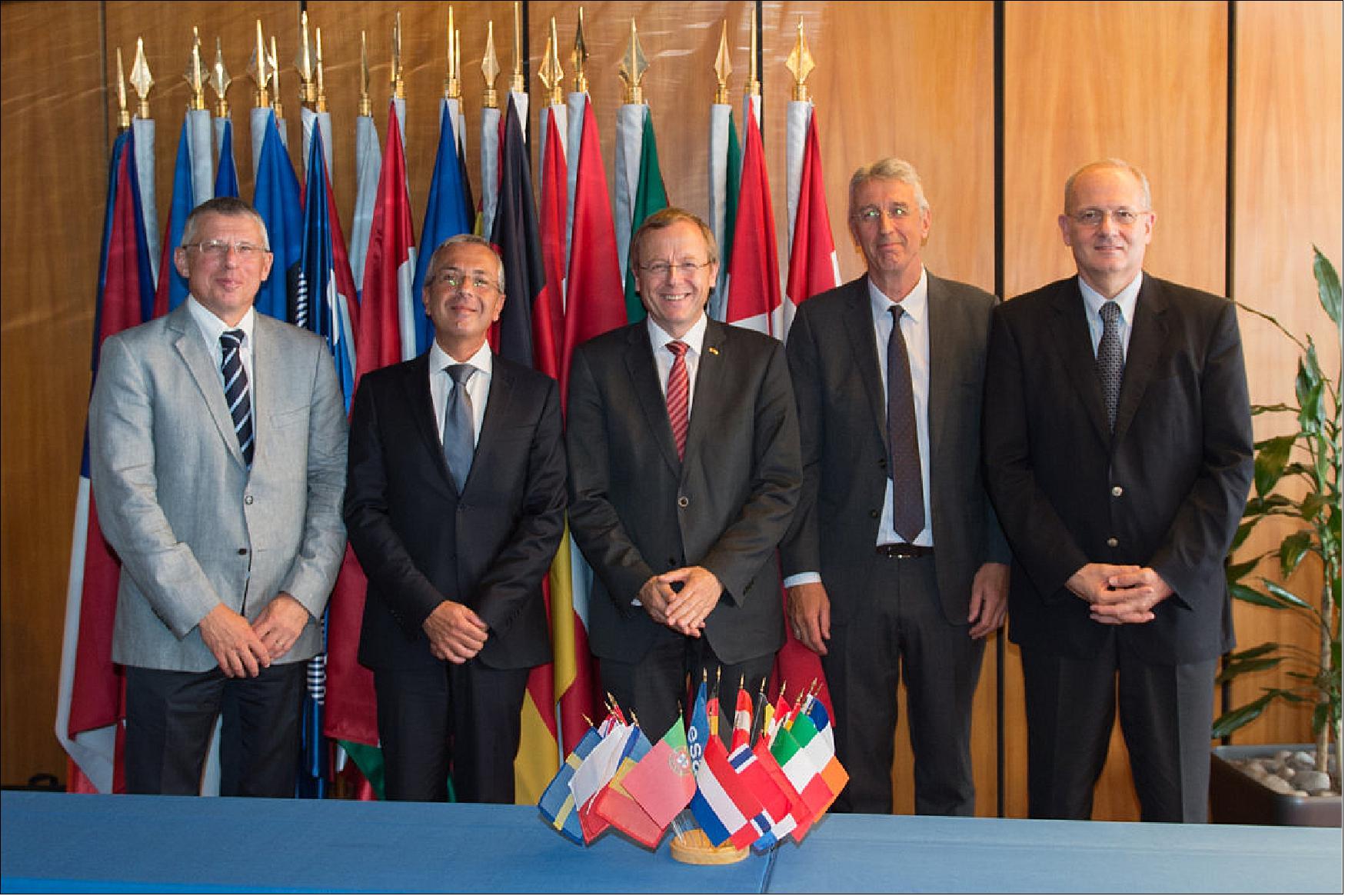 Figure 80: ESA signed contracts for the development of the Ariane 6 new‑generation launcher, its launch base and the Vega C evolution of the current ESA small launcher. From left to right: Alain Charmeau, CEO/President of ASL; Pierluigi Pirrelli, CEO of ELV; Jan Wörner, ESA Director General; Gaele Winters, ESA’s Director of Launchers; and Jean-Yves Le Gall, President of CNES (image credit: ESA, N. Imbert-Vier, 2015)
