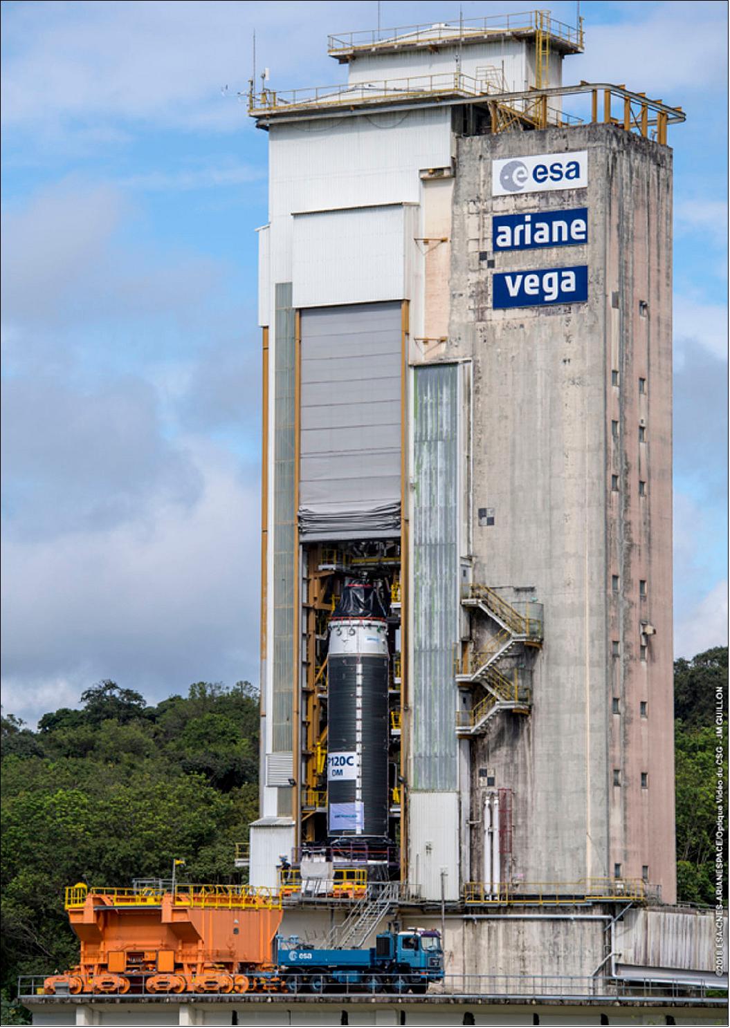 Figure 112: P120C rocket motor transfer to test stand (image credit: ESA/CNES/Arianespace)