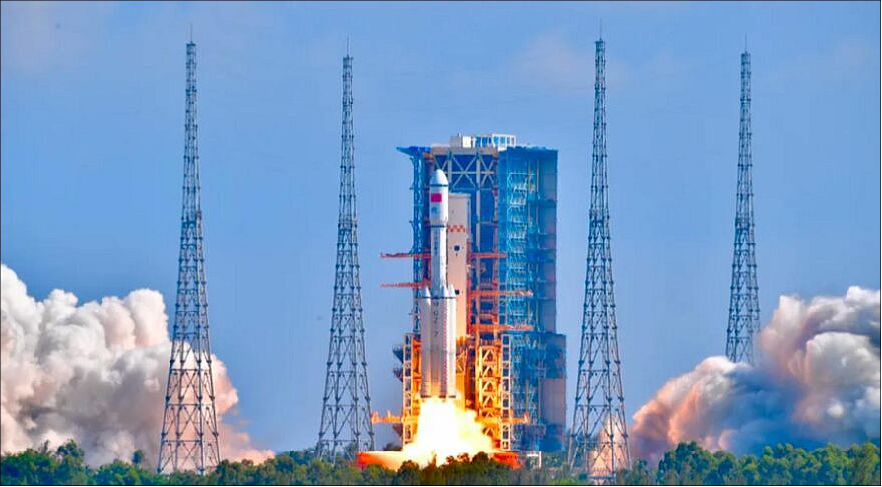 Figure 42: Liftoff of the Long March 7 rocket carrying Tianzhou-3 into orbit on September 20, 2021 (image credit: CCTV)