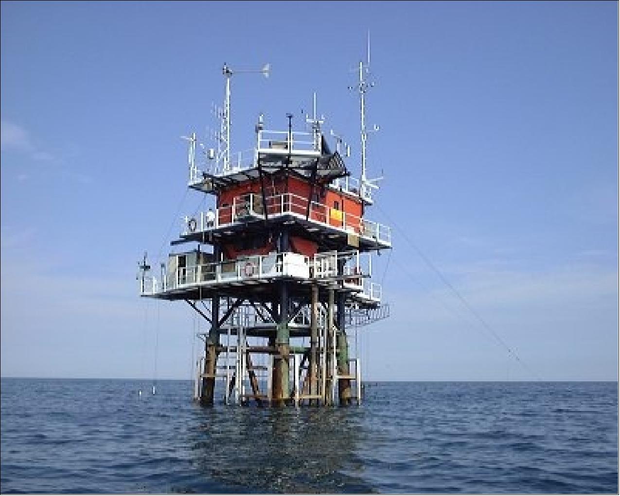 Figure 110: Photo of the AAOT (Aqua Alta Oceanographic Tower) in the northern Adriatic Sea (image credit: ESA)