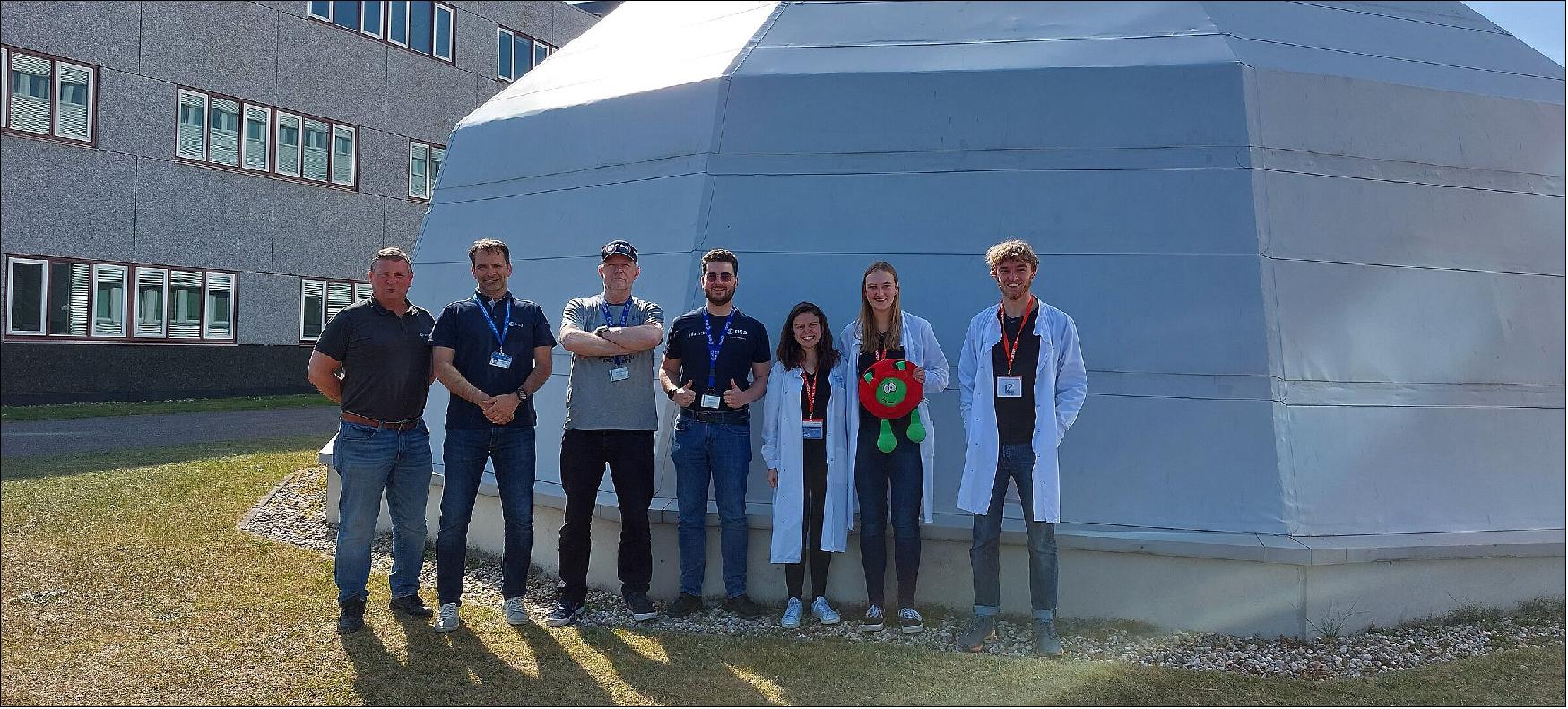 Figure 12: The experts and the students in front of the LDC dome (image credit: ESA)