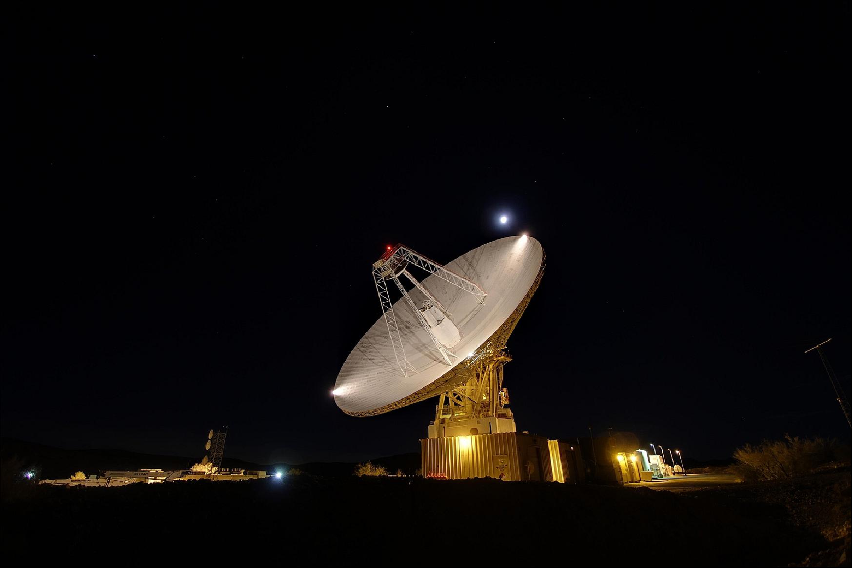 Figure 73: Photo of the Goldstone 70 m antenna (image credit: NASA)
