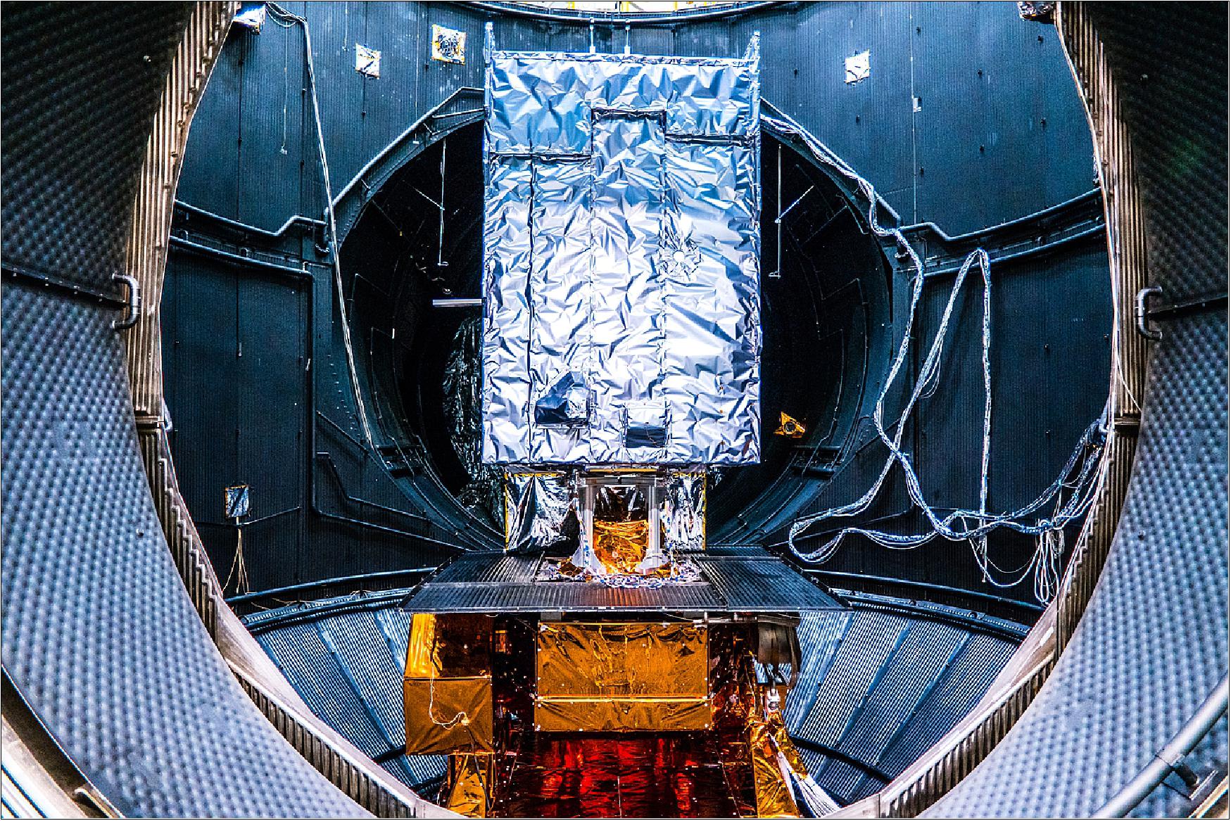 Figure 27: The JUICE TDM inside the Large Space Simulator (image credit: ESA–M. Cowan)