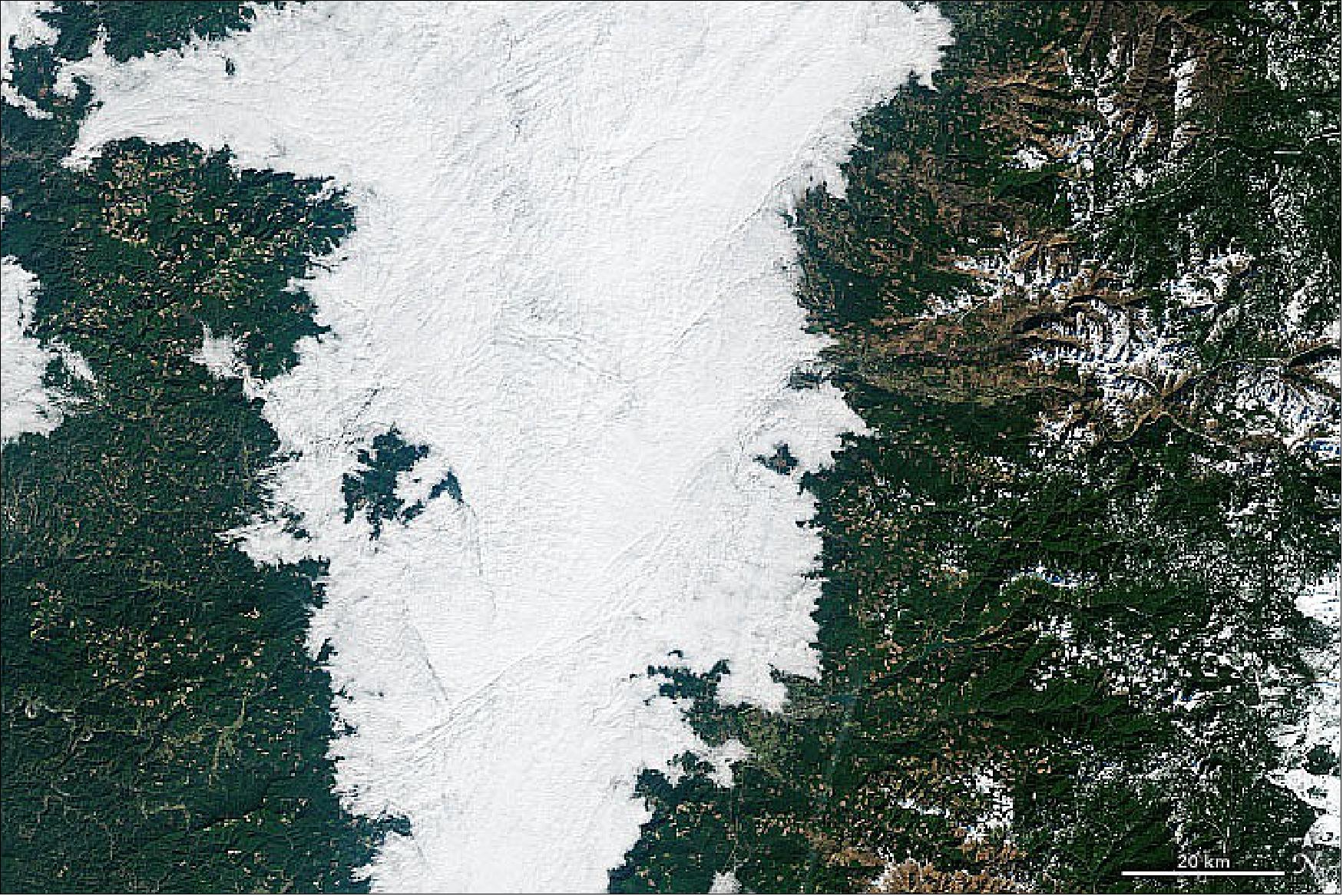 Figure 41: On February 10, 2022, the Operational Land Imager-2 (OLI-2) on Landsat-9 acquired this natural image of fog in the Willamette Valley (image credit: NASA Earth Observatory images by Joshua Stevens, using Landsat data from the U.S. Geological Survey. Story by Michael Carlowicz and Adam Voiland)