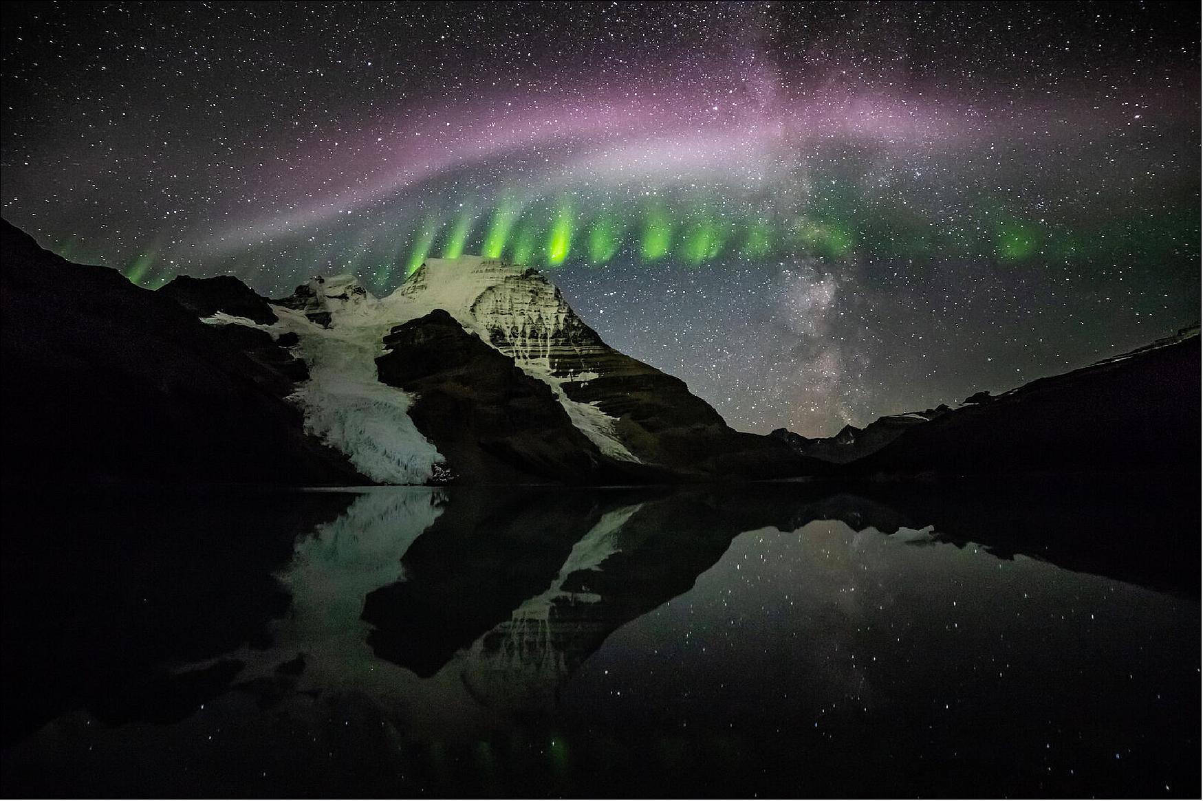 Figure 66: Steve – a strange shimmering ribbon of light in the night sky – became the subject of debate in 2017. Photographs of this remarkable phenomena have been studied to understand their position in the night sky. Sometimes Steve can be seen accompanied by smudges of green lines – nicknamed ‘picket fences’ owing to their appearance (photo credit: Robert Downie)